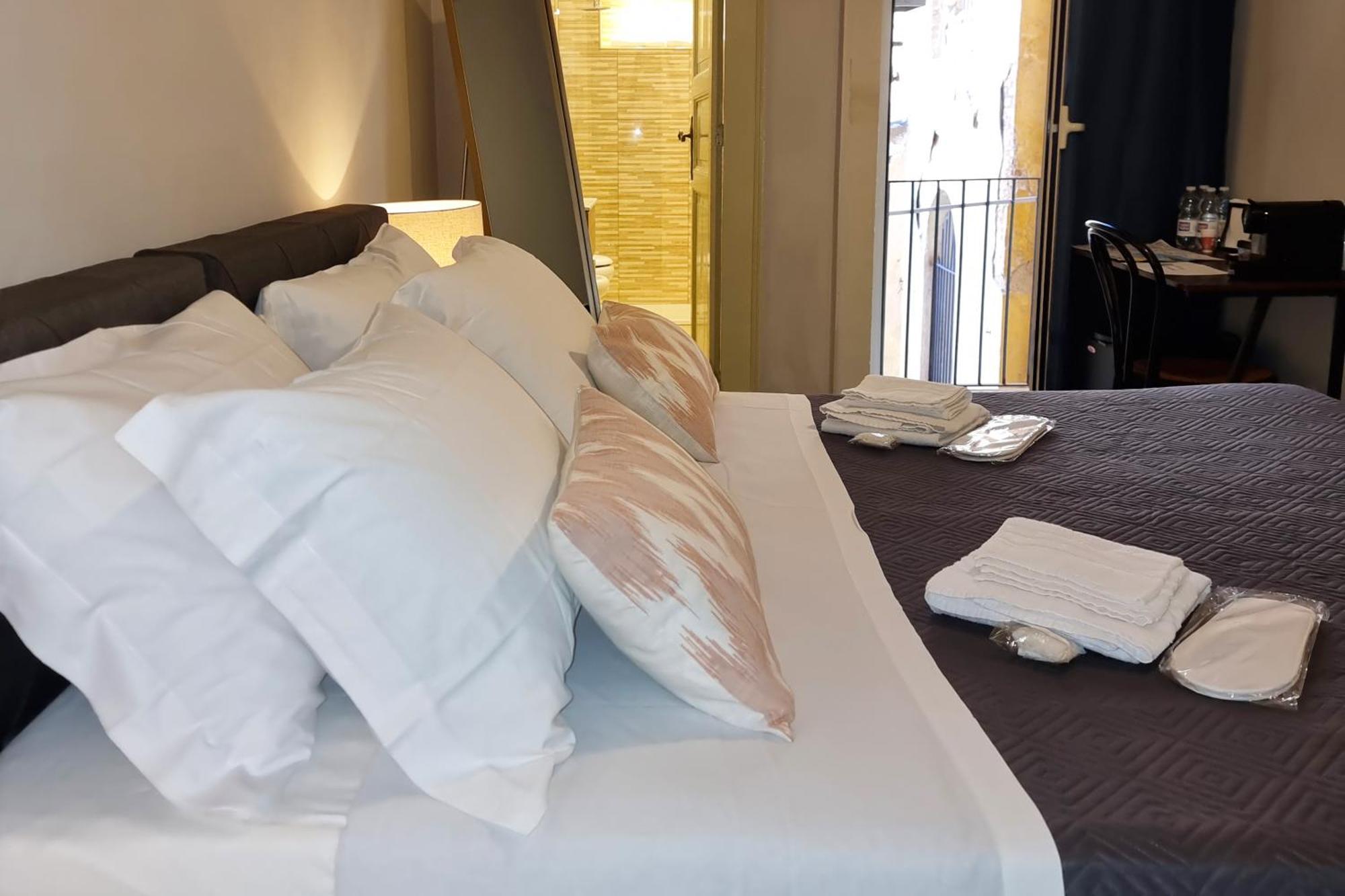 Borgo Antico Rooms Мессина Экстерьер фото