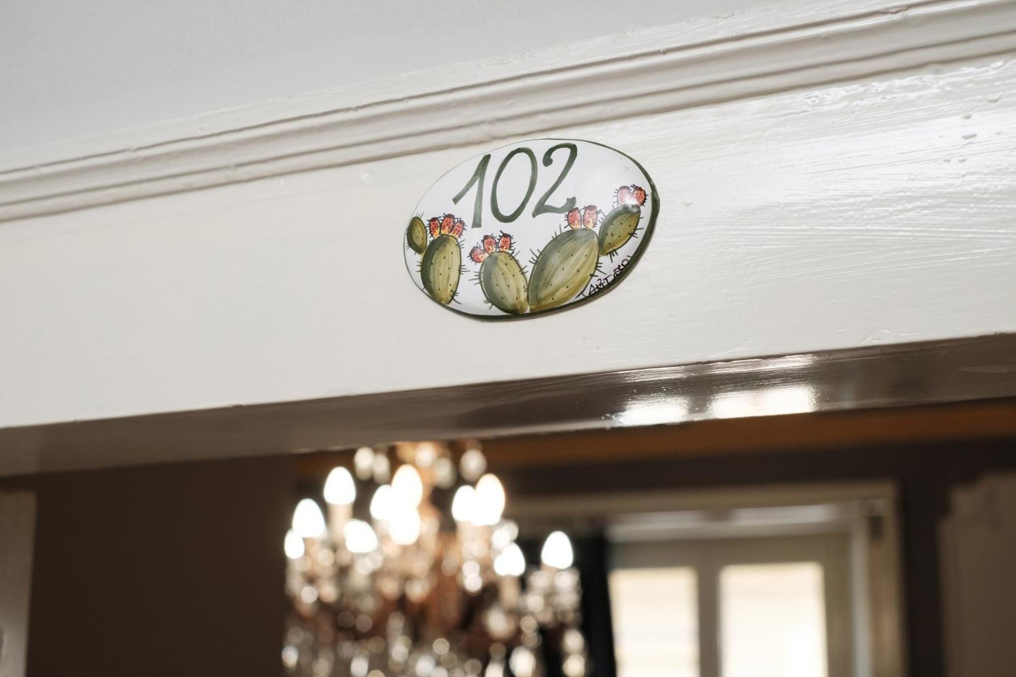 Borgo Antico Rooms Мессина Экстерьер фото